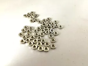 4-40 TUERCAS DE ACERO HEXAGONAL LISAS 3/16"" X 1/6"" PATRÓN PEQUEÑO 100 PIEZAS - Imagen 1 de 1