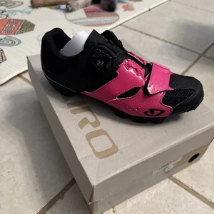 Giro Cylinder Boa Cycling Shoes Women's Size - EU 37 - Black - NIB - Picture 1 of 6