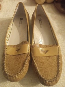 White Mountain 8 Medium hellbraune Leder-Loafer in Schlangenoptik Fahrschuhe - Bild 1 von 4