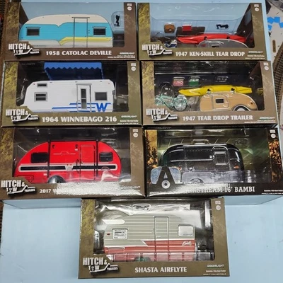 1/24 Scale Greenlight Hitch And Tow Camper Lot of 7, 1 Chase Piece - Image 1 of 4