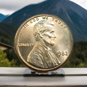 1982 Copper Lincoln Penny DDO/DDR - Picture 1 of 3