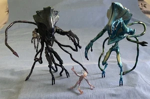 3 ID4 Independence Day Alien Figures-Science Officer,3” Bendable, Shocktrooper - Picture 1 of 10