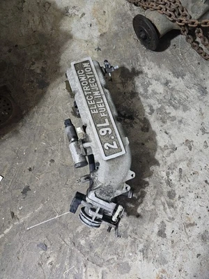 Coletor de admissão superior 86-92 Ford Bronco II Ranger Cologne 2.9 V6 com IACV e TB - Imagem 1 de 4