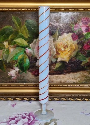 ANCIEN SOLIFLORE EN OPALINE BLANCHE AVEC SPIRALE SUCRE D'ORGE MURANO ? - Photo 1/4