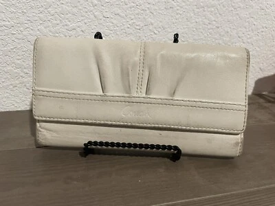 Vintage Coach White Leather Tri-fold Wallet Snap Closure and Lots Of Storage - Image 1 of 4