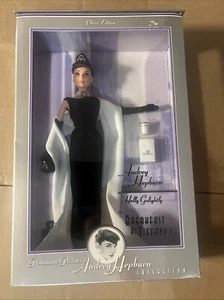 1998 AUDREY HEPBURN HOLLY GOLIGHTLY COLAZIONE DA TIFFANY - 20355 - SCATOLA ORIGINALE - Foto 1 di 9