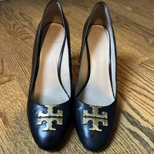 Tory Burch Raleigh Logo Leather Wedge Pumps In Black Size 9 - Picture 1 of 6