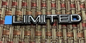 Vintage 1997 - 2005 Buick Limited Small Interior? Emblem (ON-25-569) - Foto 1 di 5