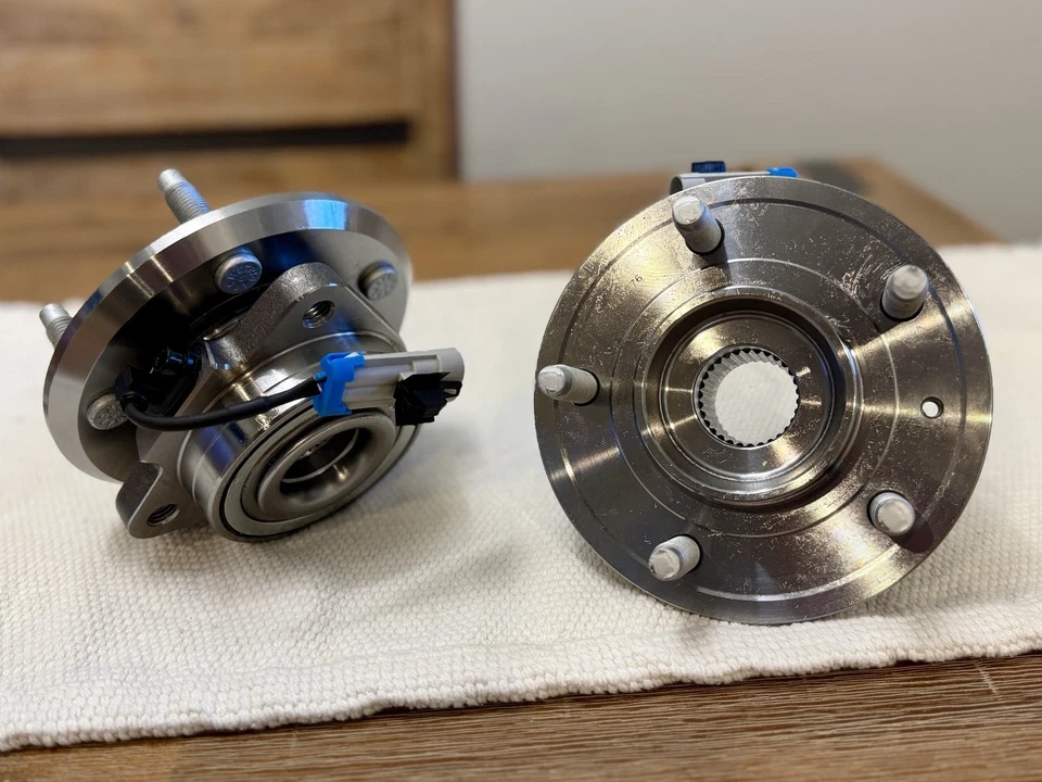 Par de 2 conjuntos de cojinetes de cubo de rueda delantera para Chevrolet Equinox 2007-2009 Foto 1 de 4