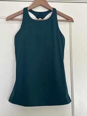 Sujetador incorporado Old Navy Active Powersoft para mujer verde medio entrenamiento yoga Foto 1 de 4