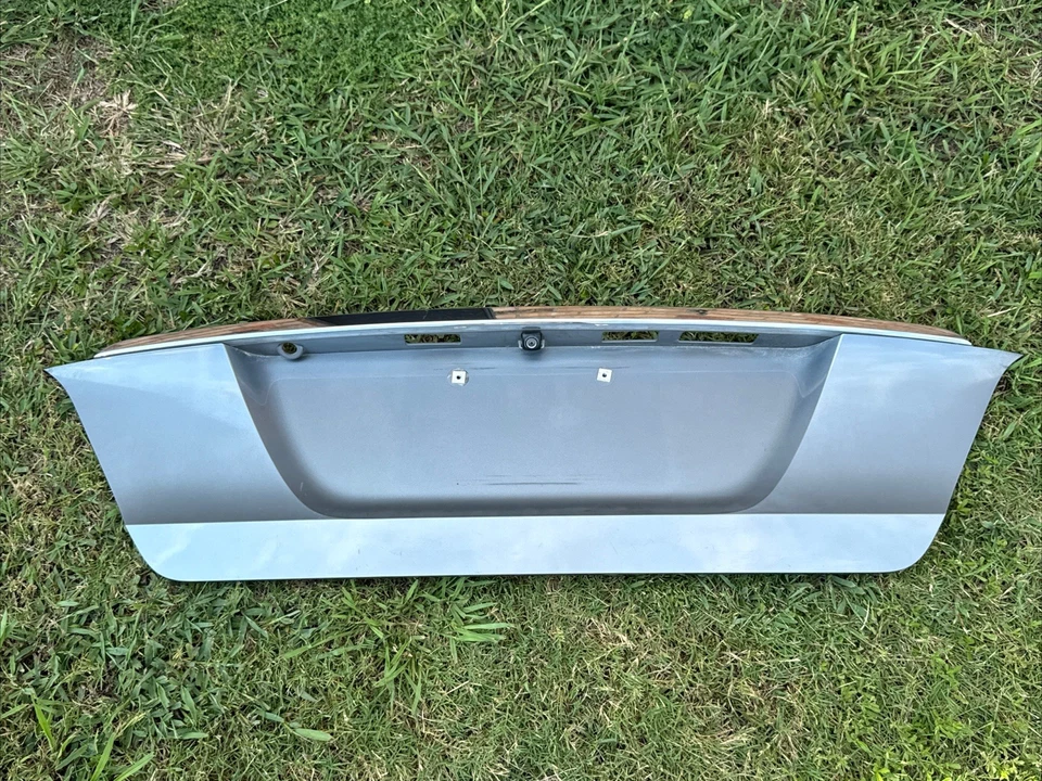 Hyundai Equus 2015-2016 puerta trasera cubierta moldura panel de matrícula con cámara Foto 1 de 4