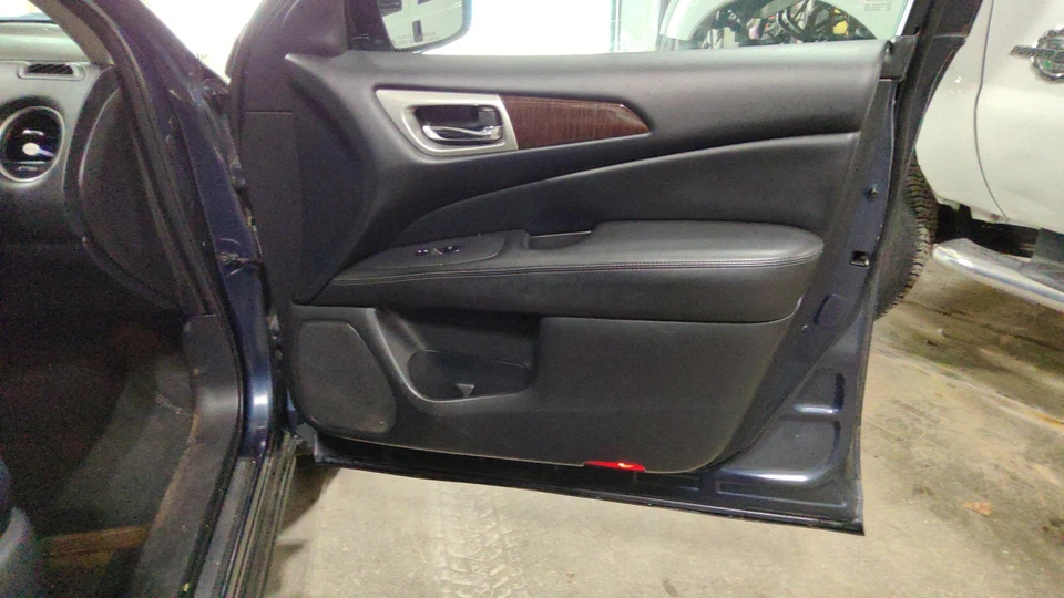 Nissan Pathfinder 2013-2016 pasajero derecho puerta delantera interior panel de moldura negro-G Foto 1 de 1