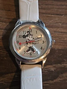 Disney Minnie Mouse Womens Accutime Watch W/ White Band And New Battery - Picture 1 of 4
