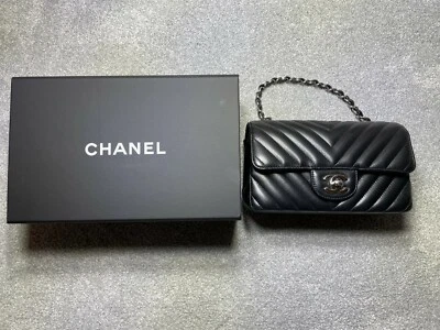 Chanel Clásico Mini Bolso con Solapa Negro Piel de Cordero Cuero Bolso de Mano Correa de Cadena FRANCIA Foto 1 de 4