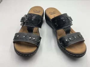 Clarks Collection Sandals Black Soft Cushion T-Strap Open Toe Studs Size 7M - Picture 1 of 7