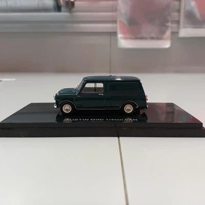 EBBRO AUSTIN MINI 1/4TON VAN GREEN scala 1/43 - Immagine 1 di 4