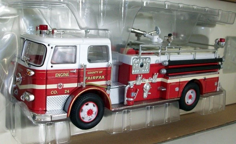 Corgi 1/50 Scale - US50806 Seagrave K Fairfax County VA Fire engine - Image 1 of 2