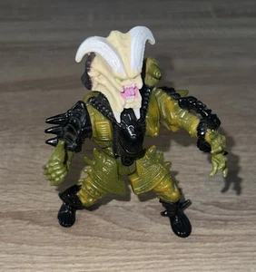 Stalker Predator Series 3 1996 Kenner Toy Action Figure Alien - Picture 1 of 9