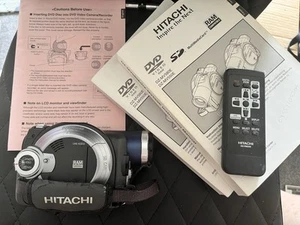 Hitachi DVDCAM DZ-MV5580e Handheld Mini DVD Camcorder Silver **UNTESTED** - Picture 1 of 4