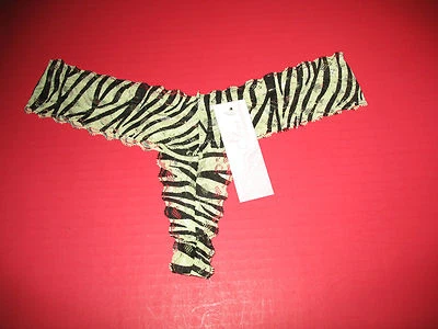 CALCINHA TANGA NYLON RENDA E ELASTANO GINA INTIMATES & ALWAYS A FLIRT (PRETO E BRANCO) - Imagem 1 de 3