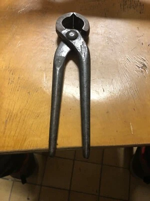 Outil ancien  / Pince coupante N 19 / peugeot frères - Photo 1/4