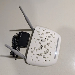 Used TP-Link ADSL2+ Modem Router 300N USB TD-W8968 v4 - Picture 1 of 4