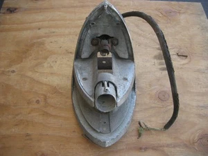 1951 1952 1953 CADILLAC TAILLIGHT-ORIGINAL CADILLAC RIGHT REAR TAIL LIGHT - Foto 1 di 22
