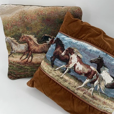 2 个挂毯马抛枕头 15 英寸方形 Cummings 野马 Galloping 马术 — 第 1/4 张图片