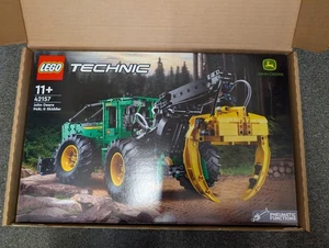 LEGO TECHNIC: John Deere 948l-Ii Skidder (42157) - BNIB - Free P&P - Picture 1 of 2