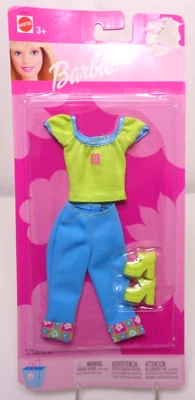 Barbie Muñeca Moda Conjunto 47603 NUEVO Sellado 2002 Mattel Pantalones Top Zapatos Camisa Foto 1 de 2