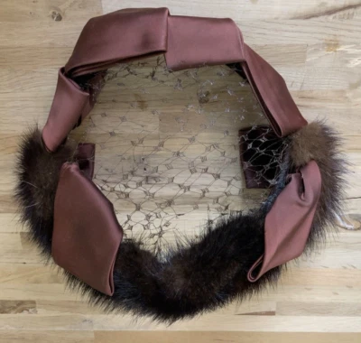 Sombrero Vintage PIEL Marrón Fascinador Retro Pin-up Satinado Invierno Años 60 50 40 Foto 1 de 4