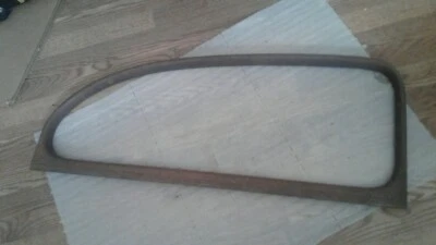 Original 1939 1940 Ford Deluxe duas portas sedã moldura de janela traseira esquerda - Imagem 1 de 4