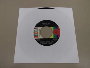 Loretta Lynn & Conway Twitty - Lead Me On / Four Glass Walls - Decca 32873 - G+ - Picture 1 of 4