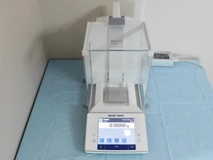 METTLER XSE205DU SEMI MICRO ANALYTICAL LAB BALANCE 81g@0.01mg 220g@0.1mg - Imagen 1 de 11