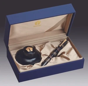 Namiki Yukari Limited Edition Bush Clover Fountain Pen 18K Gold Medium Point - Picture 1 of 1