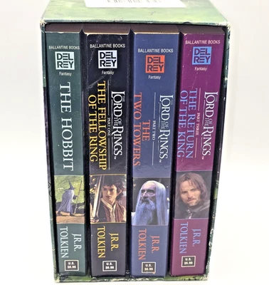Lord of the Rings LOTR & The Hobbit 4 Book Paperback Box Set JRR Tolkien Foto 1 de 4