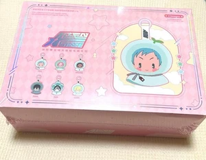 Llavero de Peluche Serie Hareningyo Alien Stage CAJA Completa con Lata Insignia Sin Abrir - Imagen 1 de 4