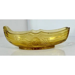 Vintage Ashtray - Yellow Amber Boat-shaped Etched Glass - with 3 Spots - Picture 1 of 3