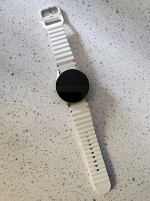 Samsung Galaxy Watch 7 - Image 1 of 3
