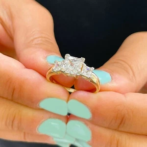 14K SOLID YELLOW GOLD PRINCESS SIMULATED DIAMOND ENGAGEMENT RING THREE STONE 2.0 - Picture 1 of 12