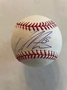 Von Delin Betances signierter Baseball mit JSA COA - Bild 1 von 4