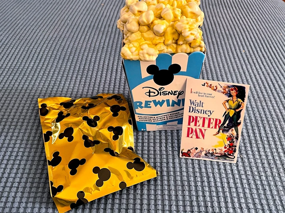 Disney Store Rebobinado Palomitas Azules Figura Misteriosa Peter Pan Caja Nuevo Como Nuevo Foto 1 de 1