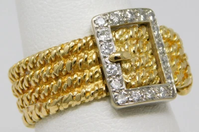 Anillo banda tejida con hebilla de diamantes pavé de oro amarillo y blanco de 17 quilates talla 6,25 B9189 Foto 1 de 4