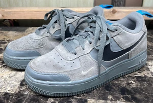 Nike Air Force 1 Low Cut Out Swoosh Smoke Grey (GS) Youth Size 6.5Y DQ1097-001 - Picture 1 of 8