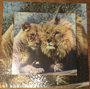 1973 Puzzle Eaton Puzzle King & Queen of the Beasts Lions 500 pz tesoro vintage - Foto 1 di 9