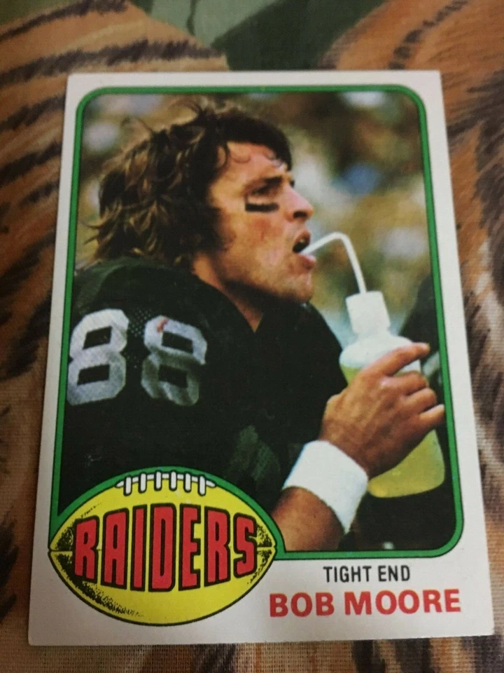 1976 Topps Football - complete your set! - Image 1 of 1