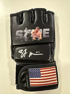 Guanto personalizzato Stipe Miocic firmato MMA UFC BECKETT CERTIFICATO DI AUTENTICITÀ - Foto 1 di 4