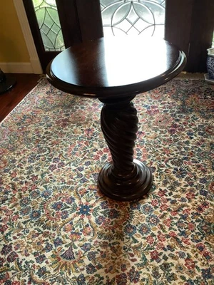Bernhardt Pedestal Side Table - Image 1 of 2