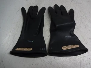 Salisbury D120 Class 00 Size 8-1/2 Lineman Gloves Type I 500vac - Picture 1 of 4