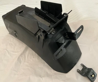 Guardabarros trasero negro Comp 47M-W2161-00-00 1984 Yamaha FJ 1100 84 FJ1100 Foto 1 de 4